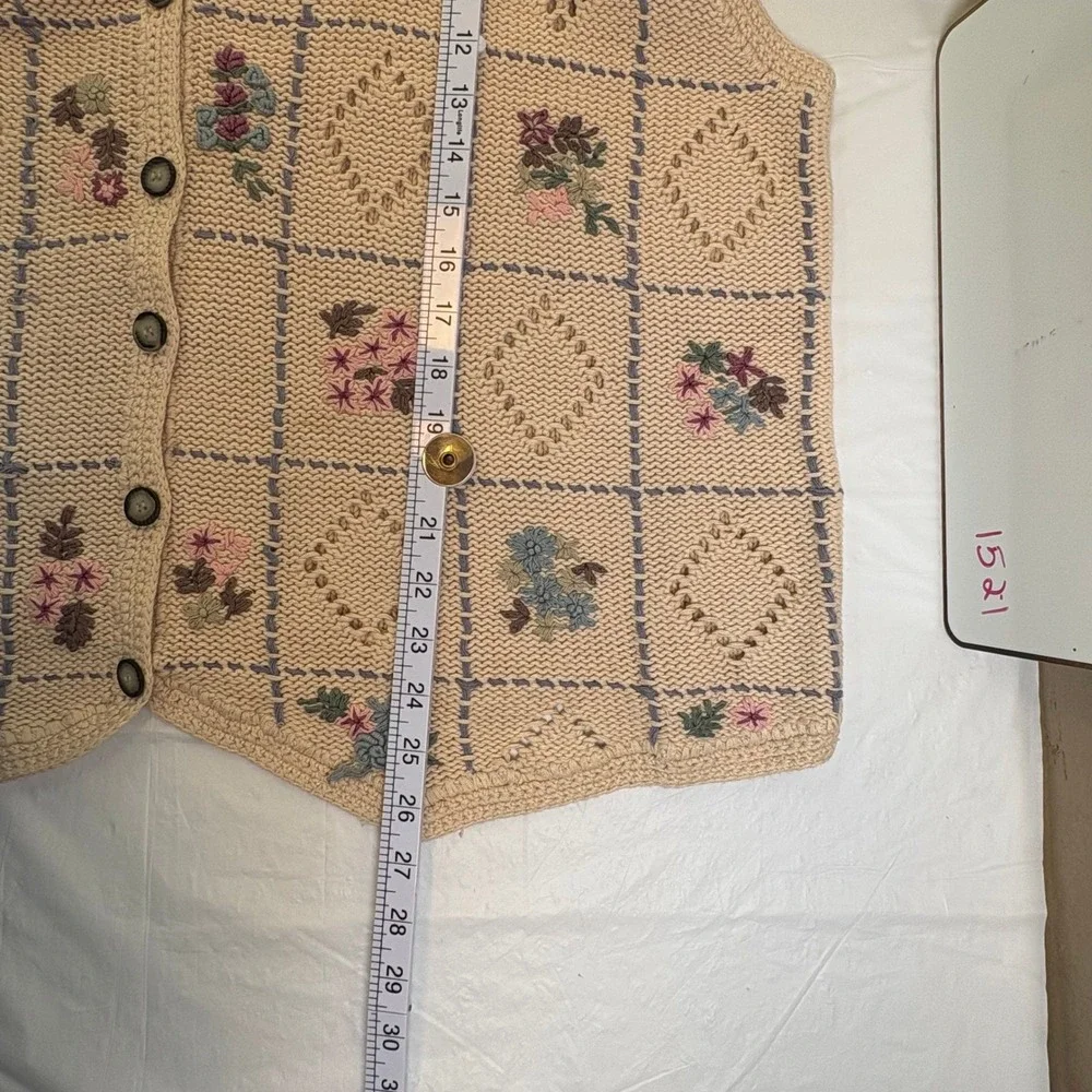 Alpine K Collection Vintage Floral Embroidered Knit Sweater Vest Tan Beige 18/20